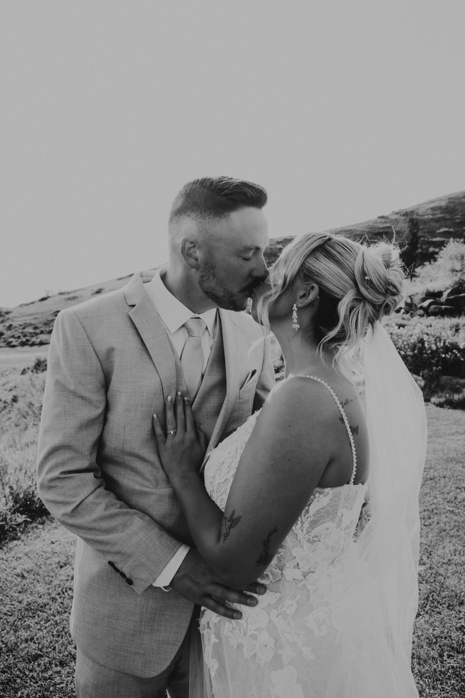 bride and groom couples portraits at affordable southern alberta and lethbridge wedding venues