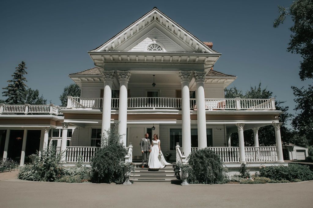 july wedding at the norland historic estate in lethbridge alberta