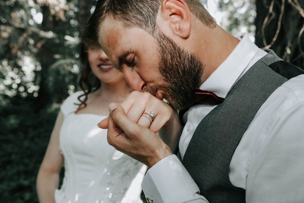 july wedding at the norland historic estate in lethbridge alberta