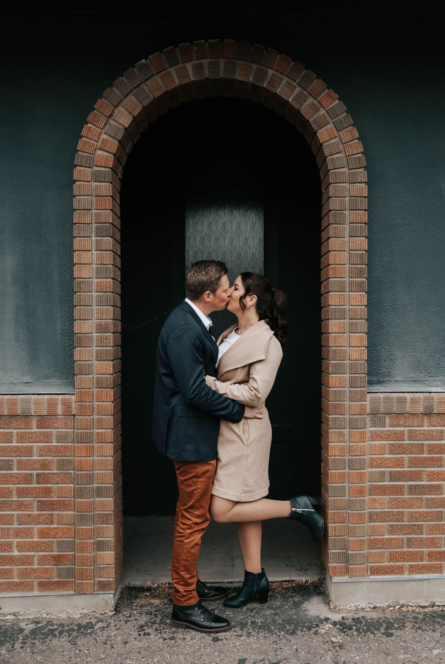 downtown lethbridge couples engagement session pictures