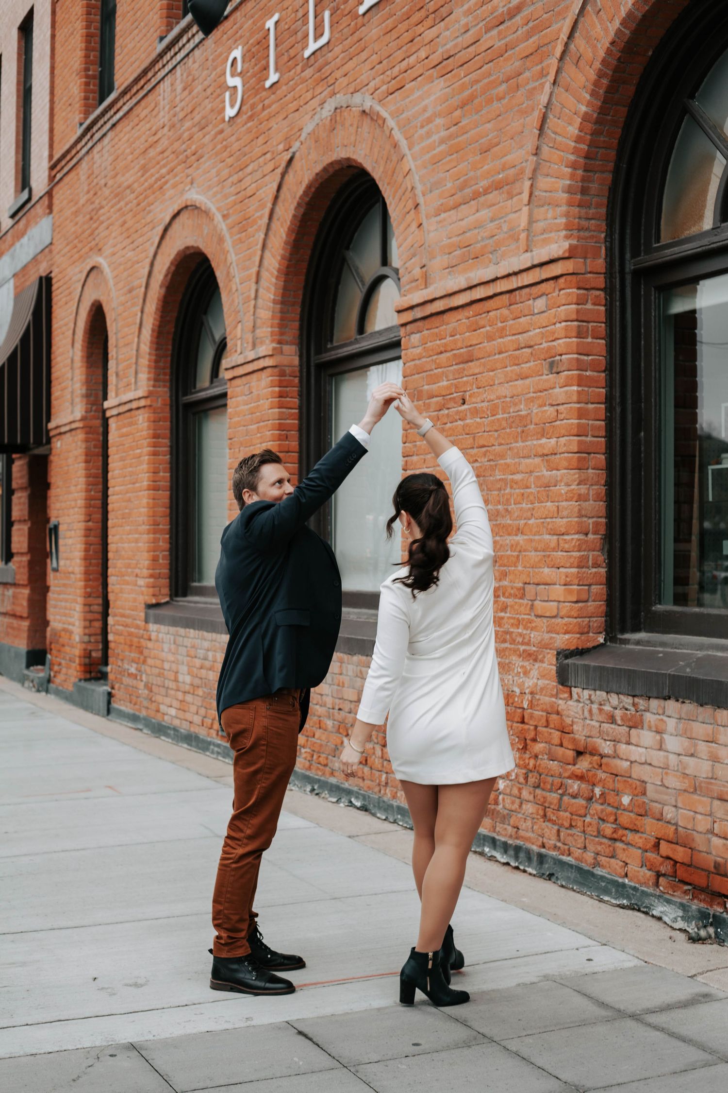 downtown lethbridge couples engagement session pictures