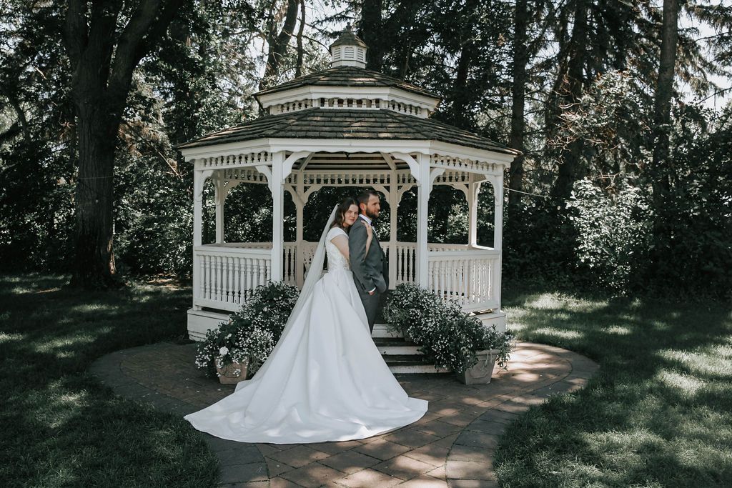 july wedding at the norland historic estate in lethbridge alberta