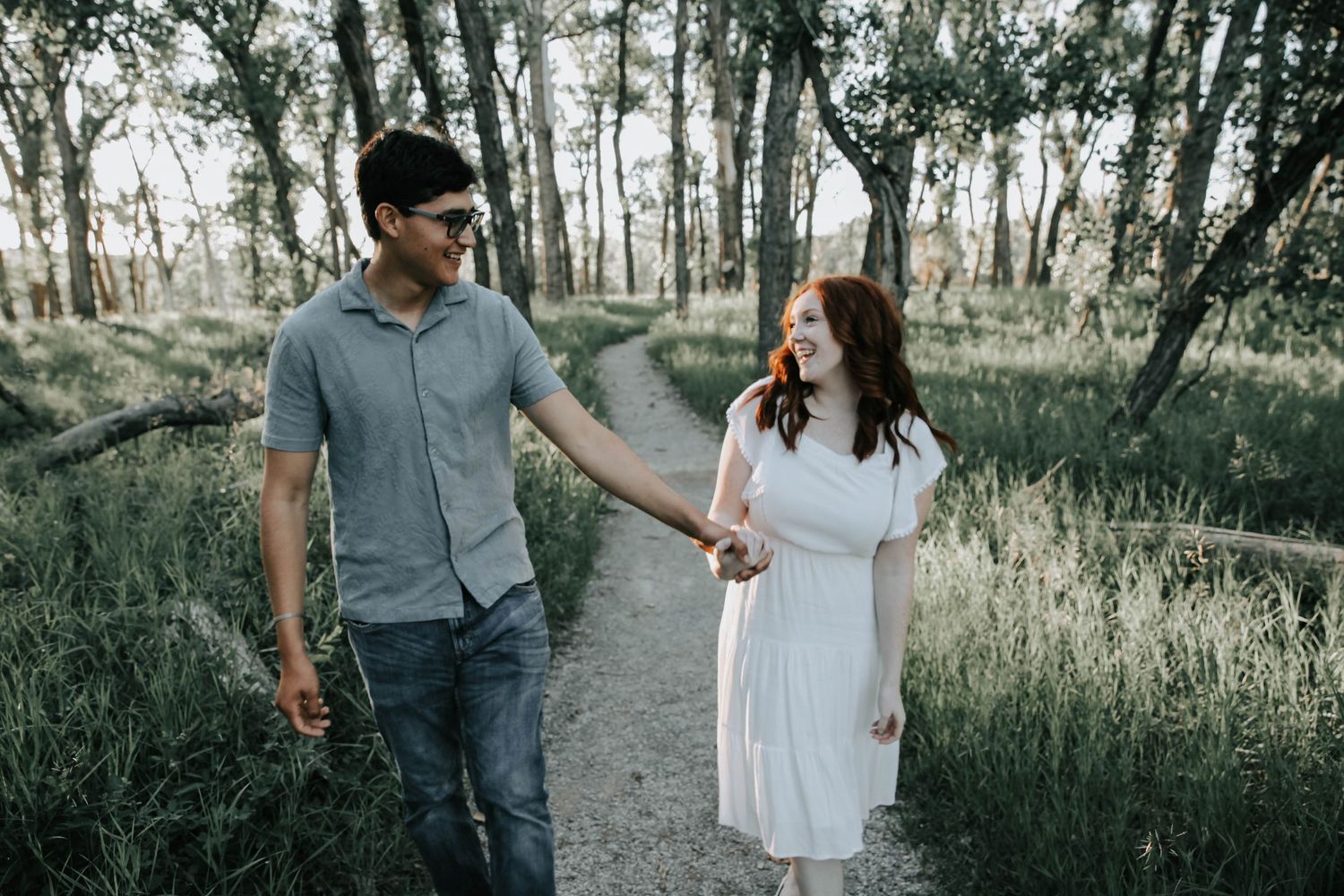 couples photography in lethbridge alberta. couples photoshoot at the Helen Schuler Nature Centre