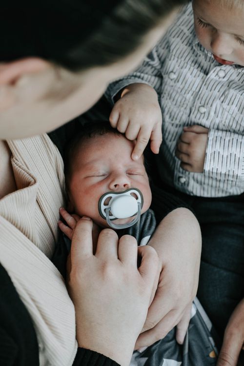 newborn photographers lethbridge