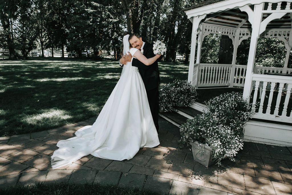 july wedding at the norland historic estate in lethbridge alberta