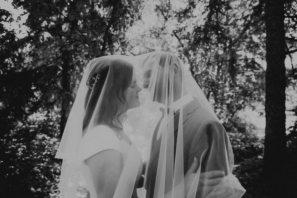 july wedding at the norland historic estate in lethbridge alberta