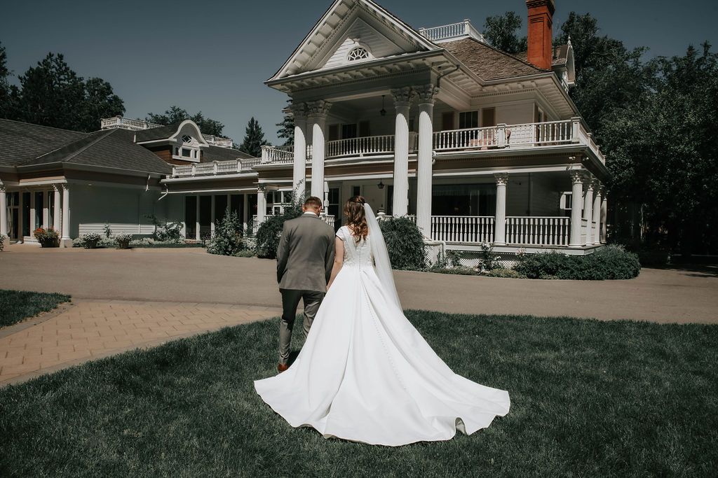 july wedding at the norland historic estate in lethbridge alberta