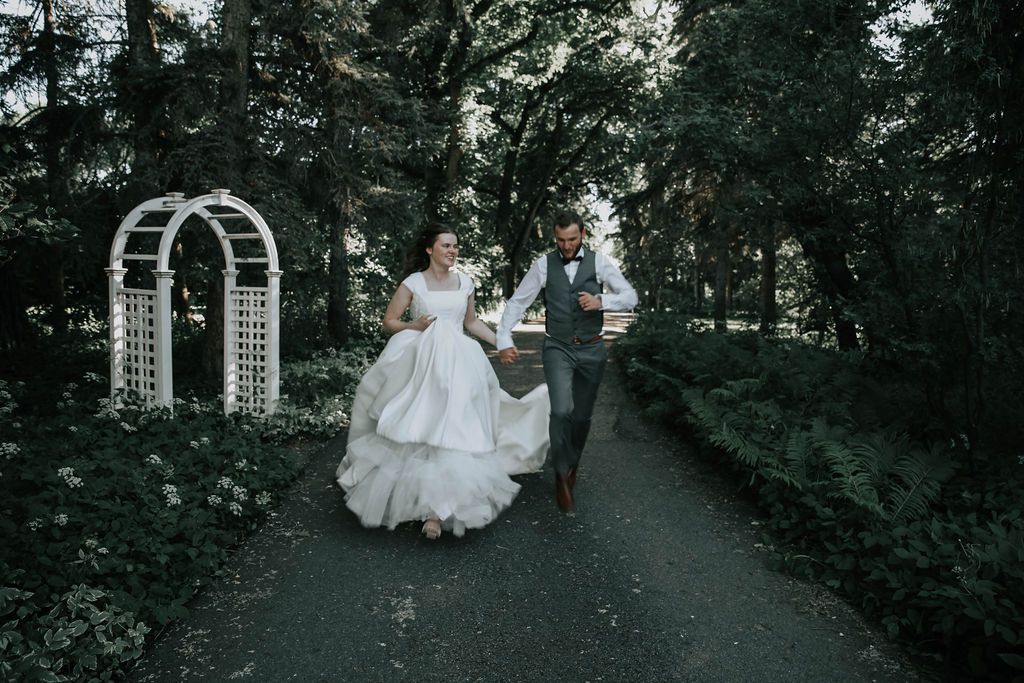 july wedding at the norland historic estate in lethbridge alberta