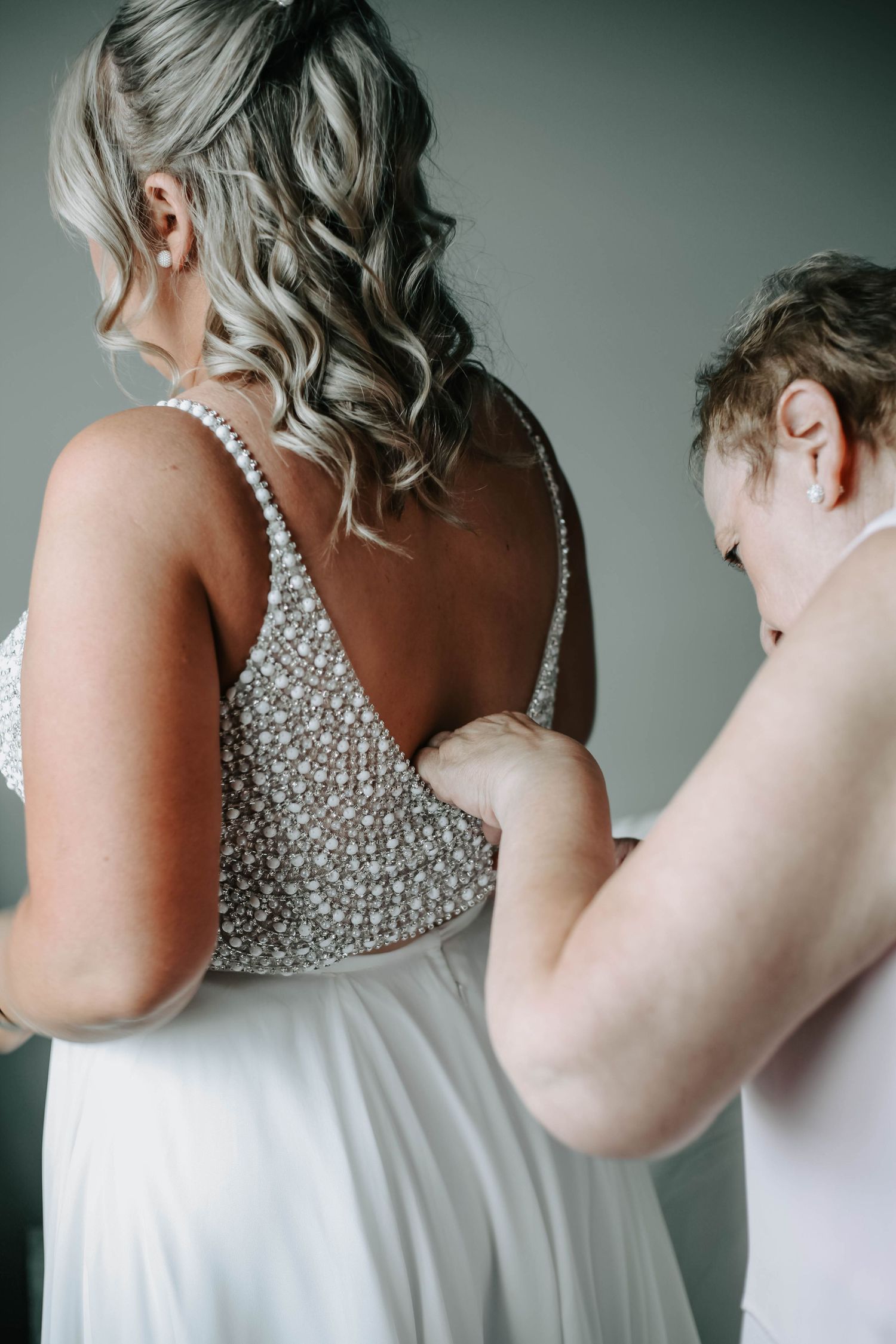 bride getting ready photos in lethrbridge