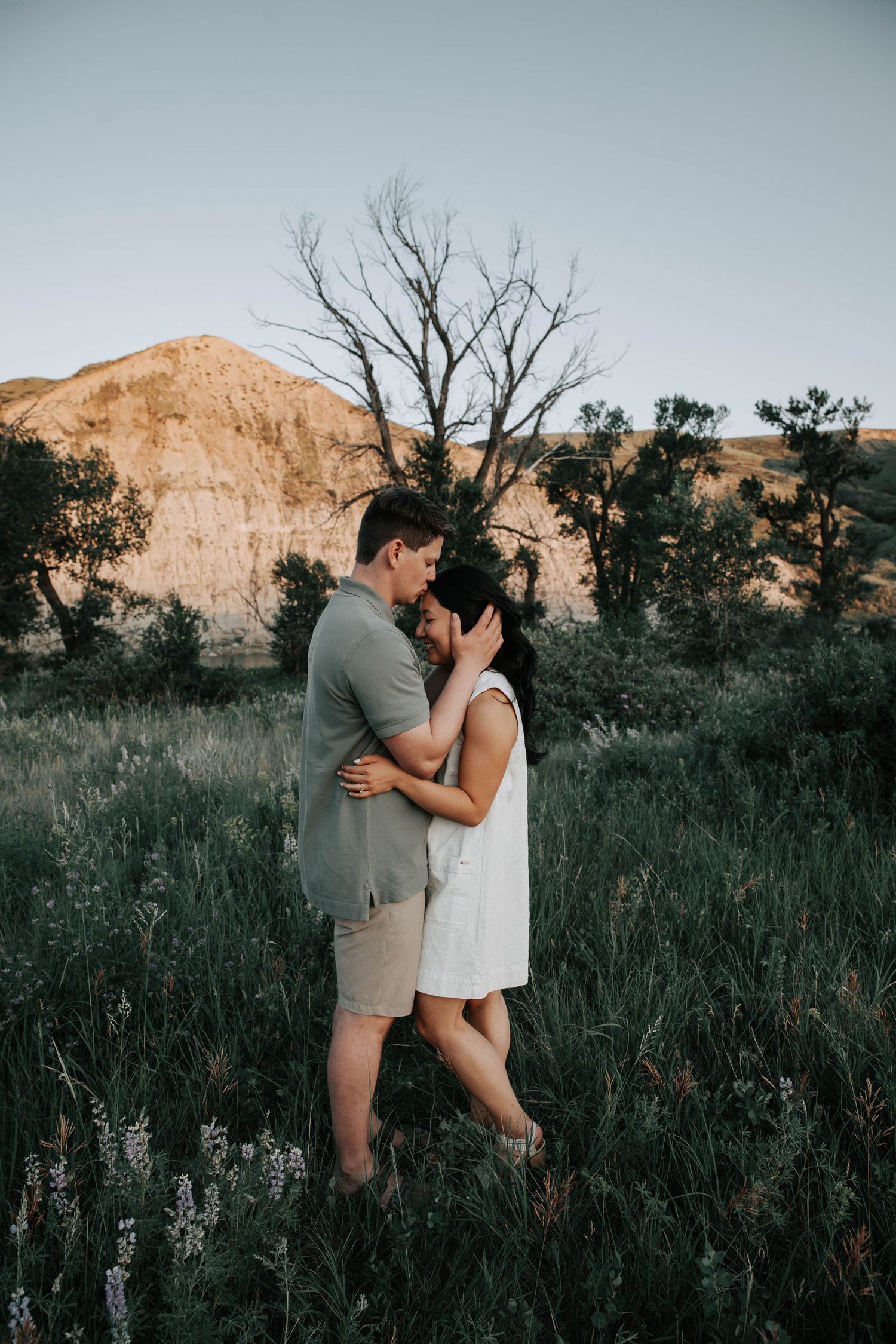 engagement session at popson park in lethbridge alberta