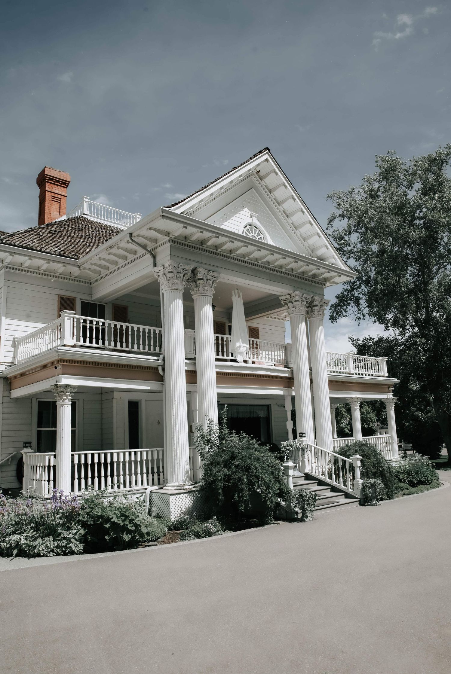 The Norland Historic Estate wedding ceremony in Lethbridge Alberta