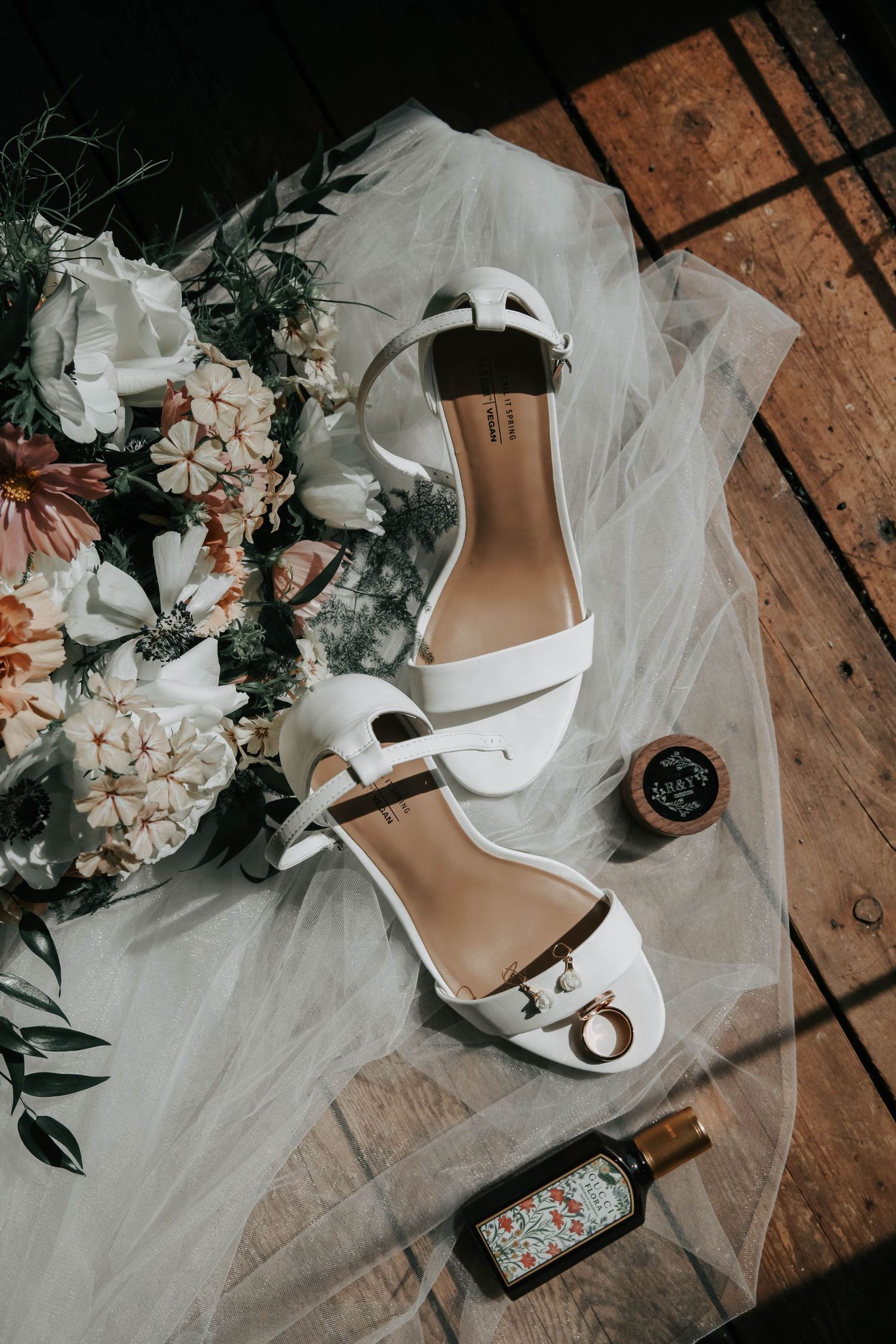 the country side barn wedding venue in Lethbridge Alberta. real wedding from this rustic chic barn venue two hours outside of Calgary AB