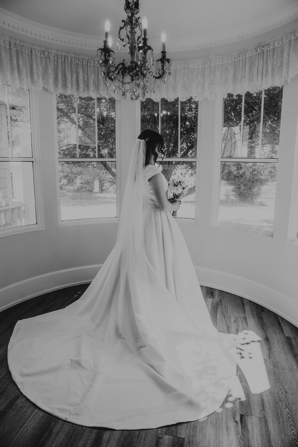 july wedding at the norland historic estate in lethbridge alberta