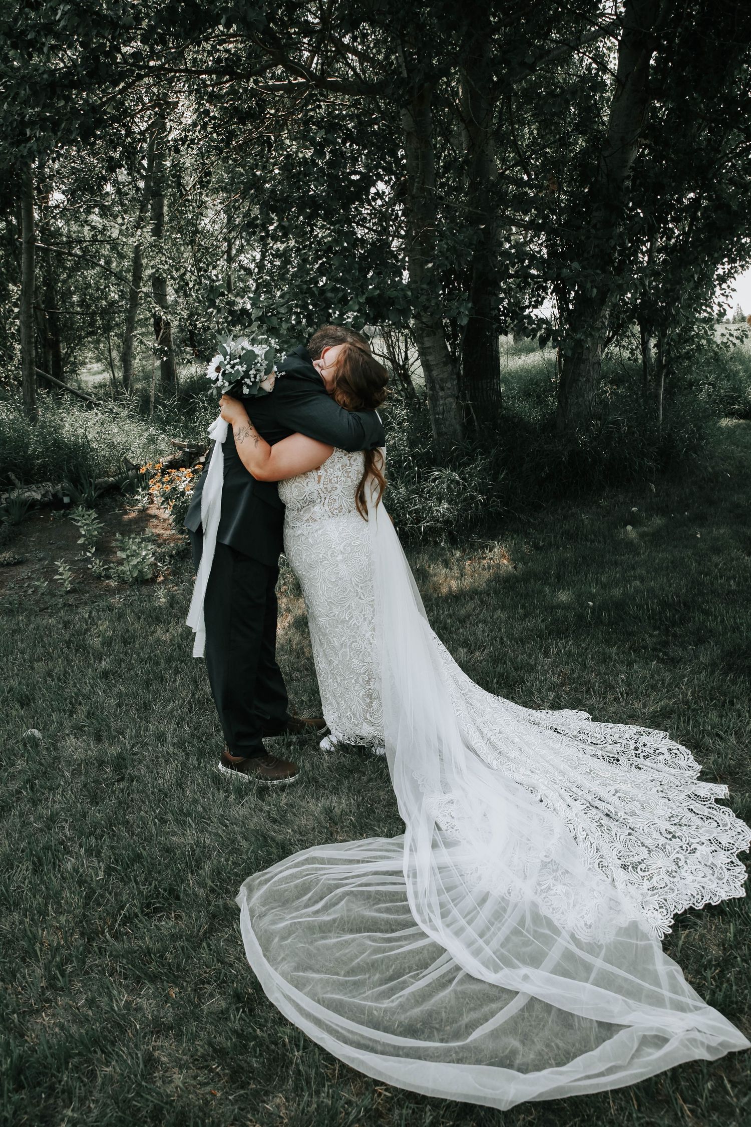wedding photographer in virden manitoba - backyard wedding in manitoba