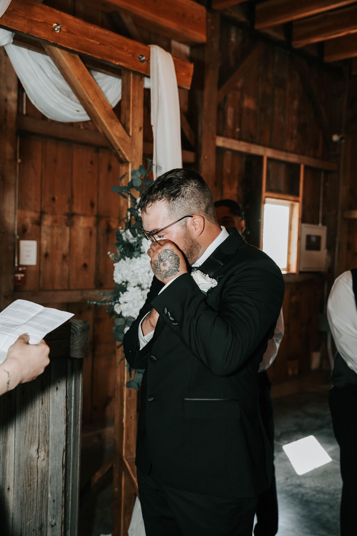 the country side barn wedding venue in Lethbridge Alberta. real wedding from this rustic chic barn venue two hours outside of Calgary AB