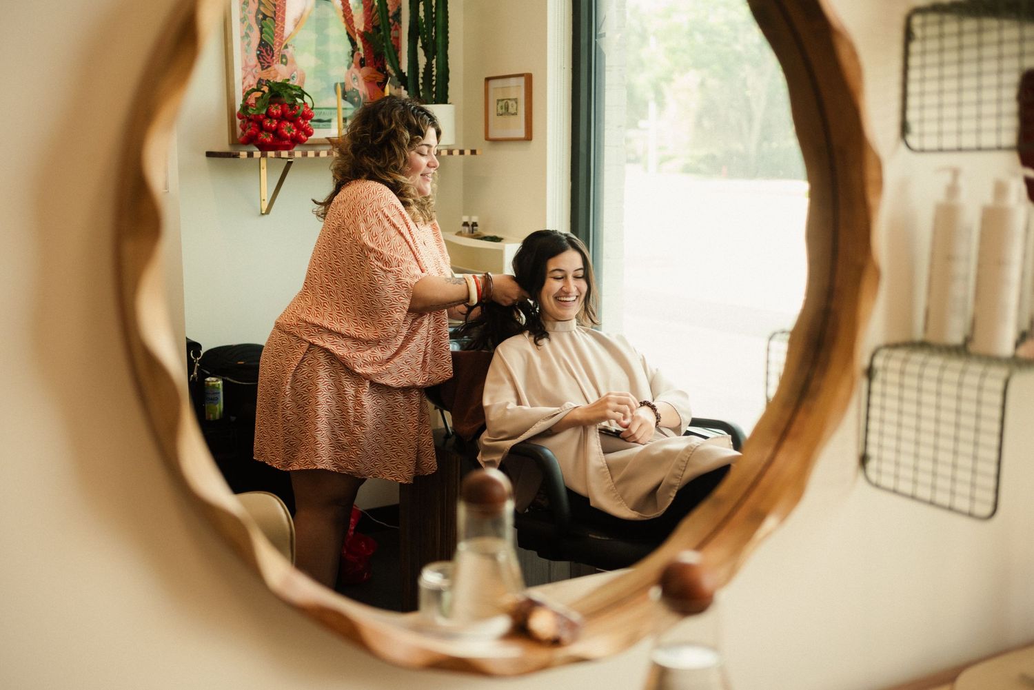 In-action photography for hairstylist in Orlando Florida, Mother of Curls