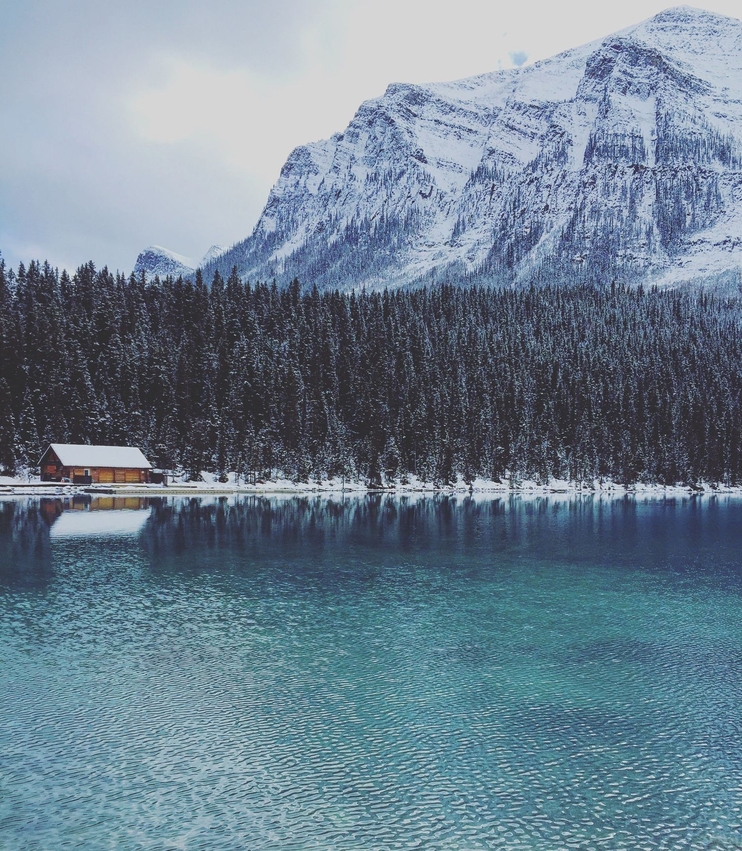 LAKE LOUISE - snowy day in Banff National Park