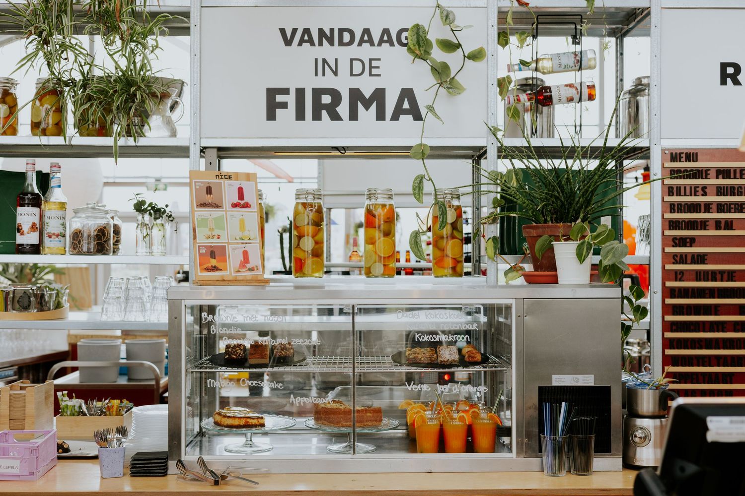 DELFT - Van 't Huis Magazine feature Firma van Buiten