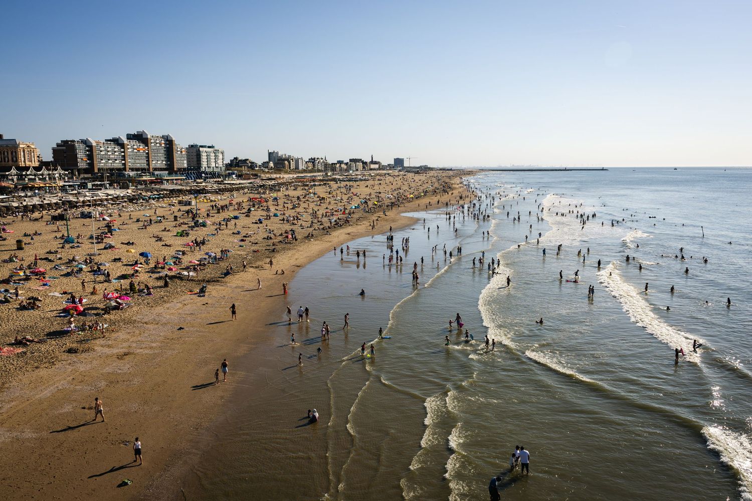 The Hague - Thousands come to Scheveningen on August 12, 2026 to watch the solar eclipse from the Netherlands.