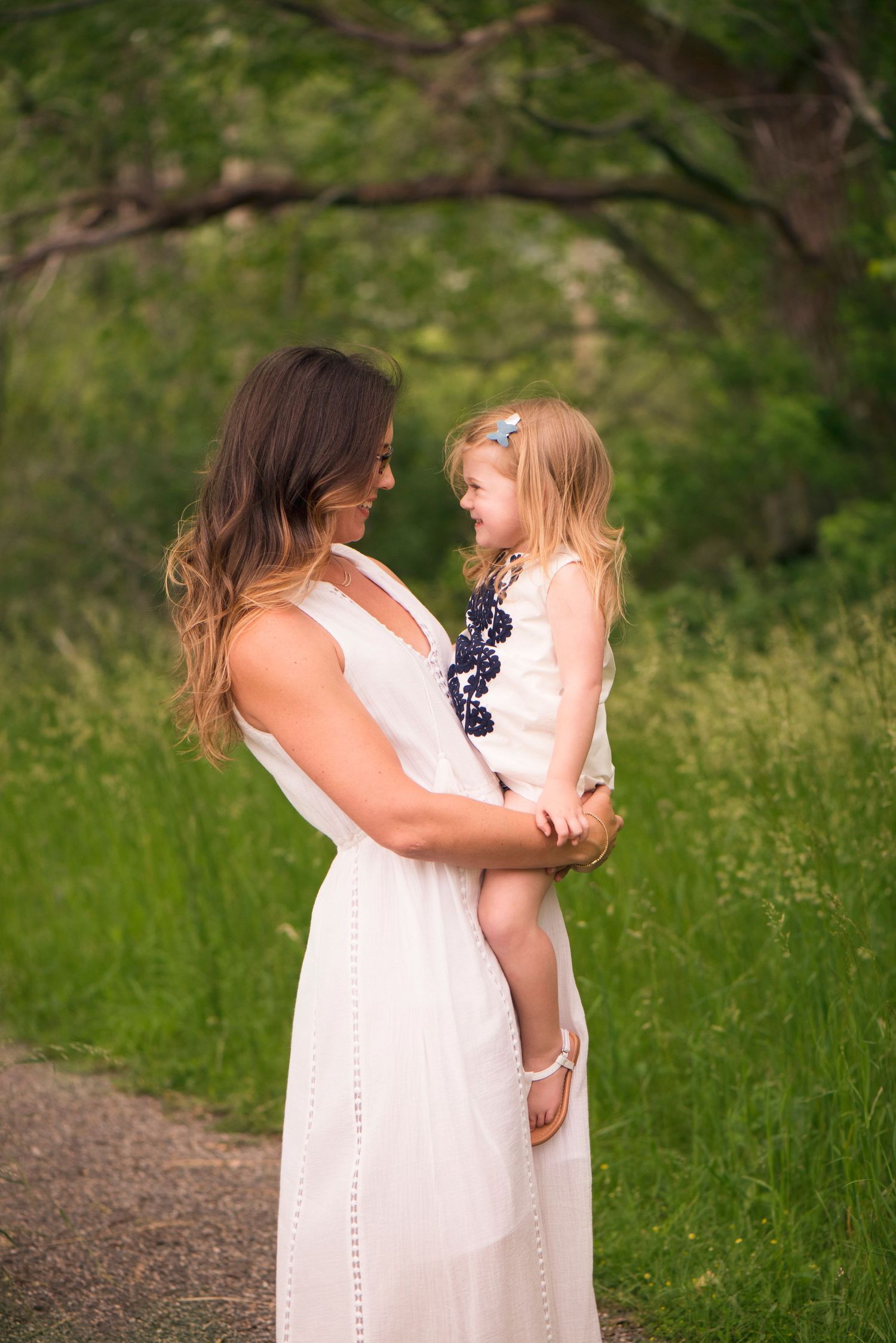 Mommy and me photoshoot, mini session, outdoor family photography
