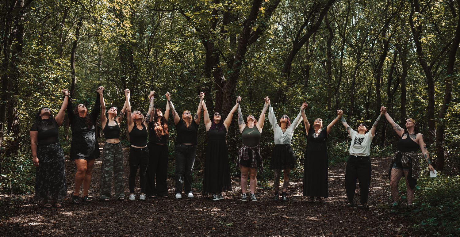Moody book club portrait session at OPPD Arboretum in Omaha, Nebraska