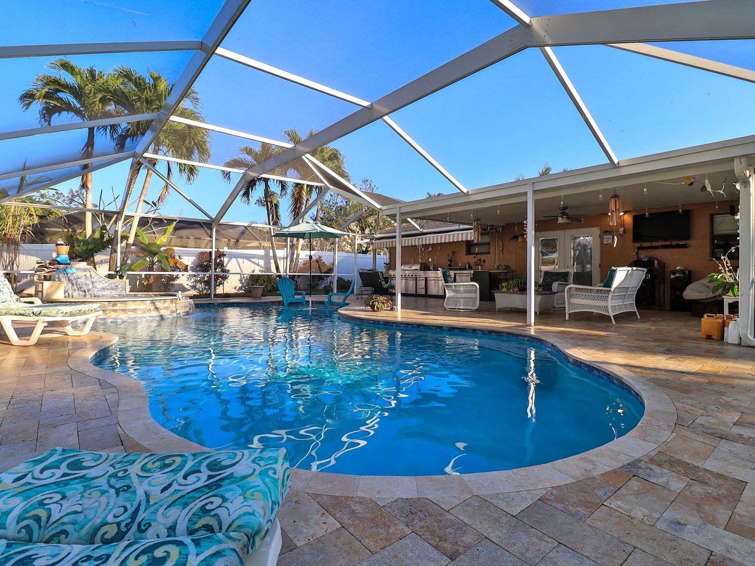 Pool of 413 la Mancha Ave