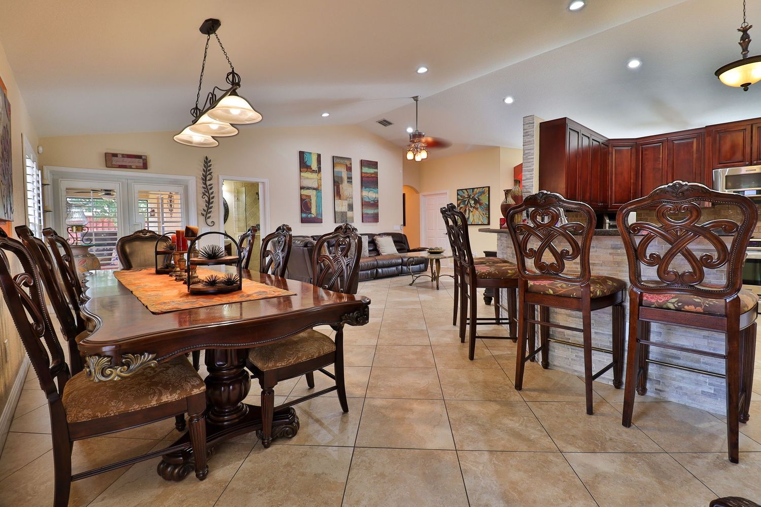 Living rom of 3111 Buccaneer Rd