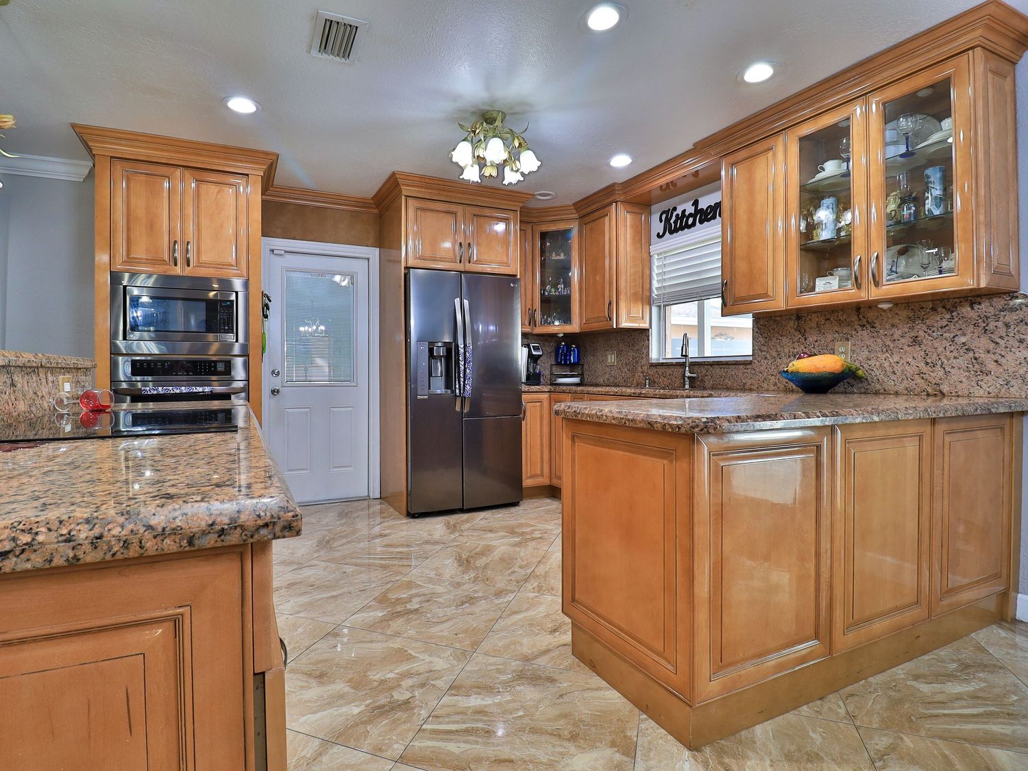 Kitcheb of 413 la Mancha Ave