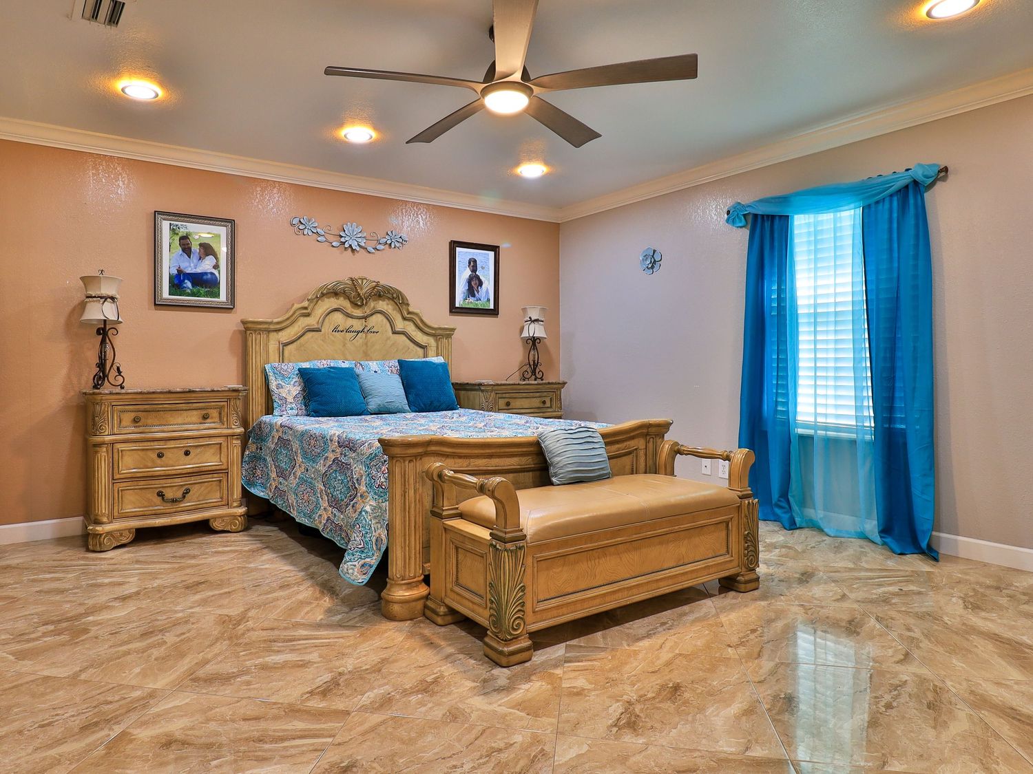 Master bedroom of 413 la Mancha Ave