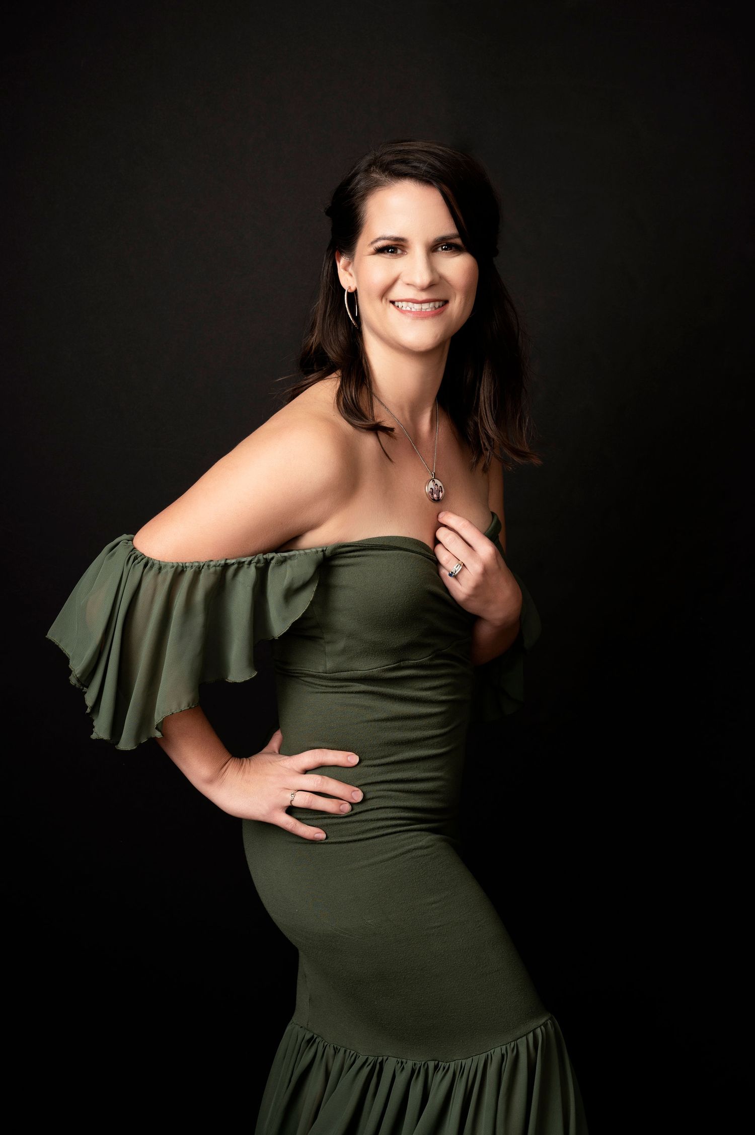 Headshot of Christina Baltazar, maternity & newborn photographer in Lemoore, CA.