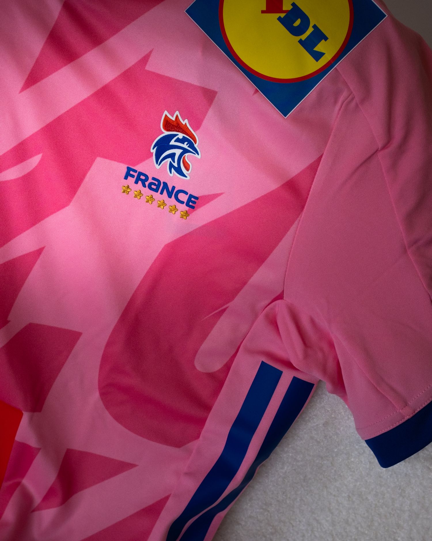 Maillot de l'équipe de France de Handball, par Adidas.