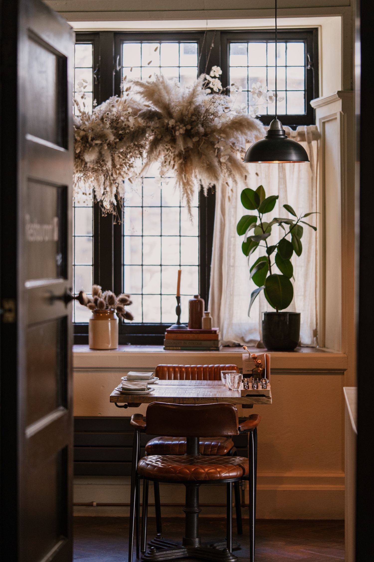Restaurant photography interiors