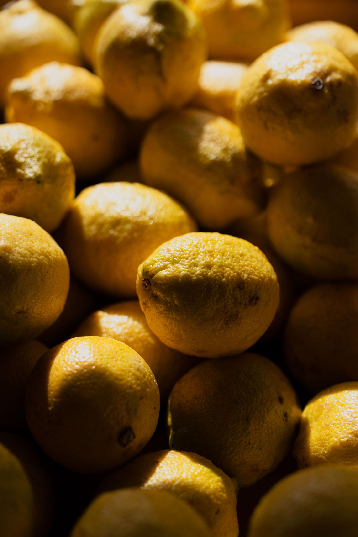 Lemons in hard light