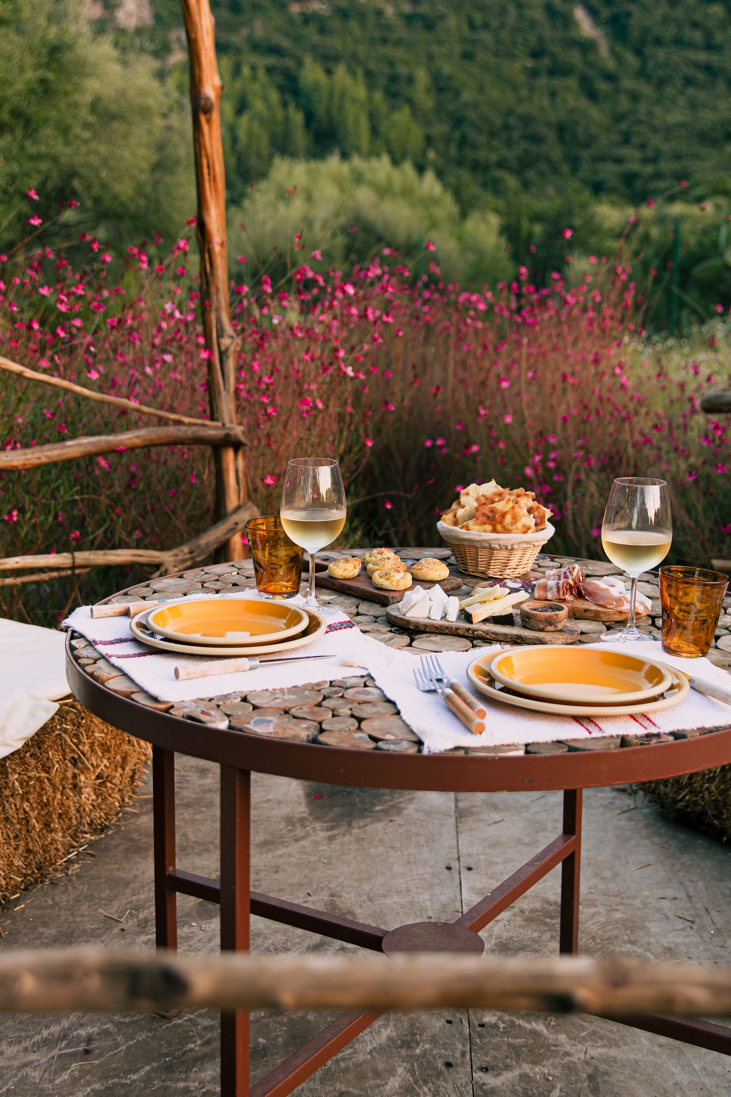 Restaurant photography al fresco for Su Gologne Experience Hotel, Sardinia.