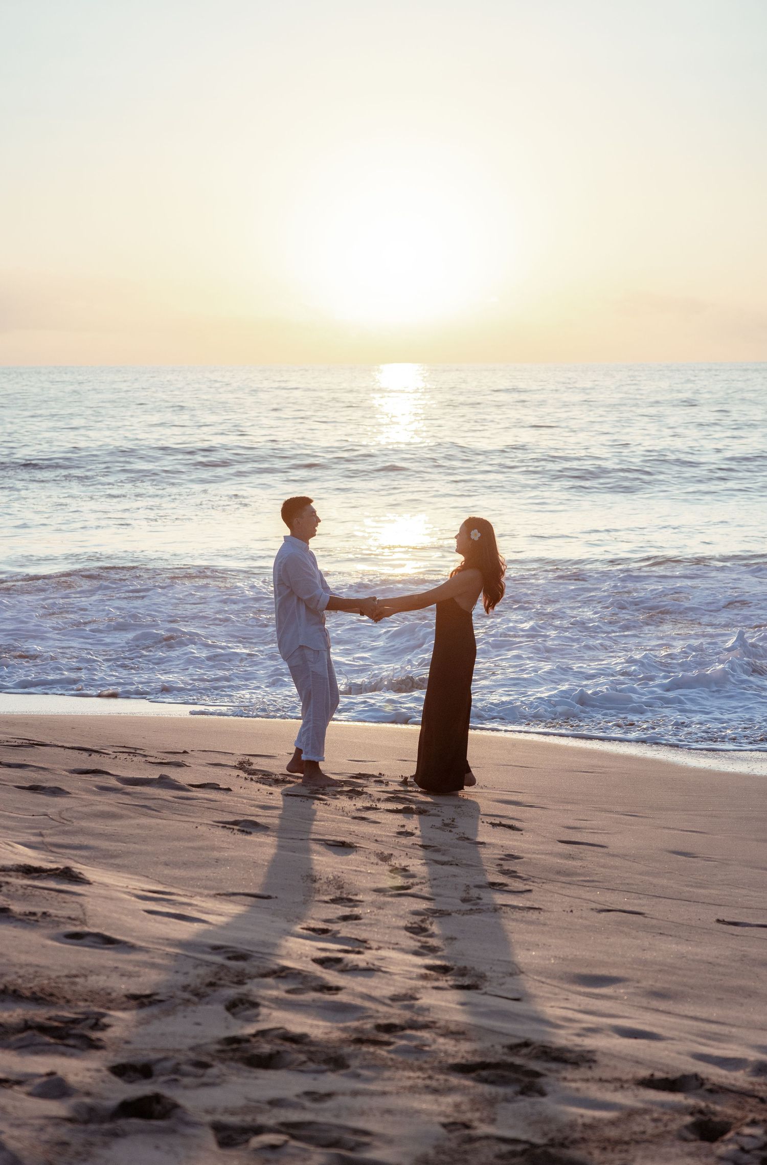 Couple Beach photo session, Love story. Proposal photo session on Oahu Hawaii.