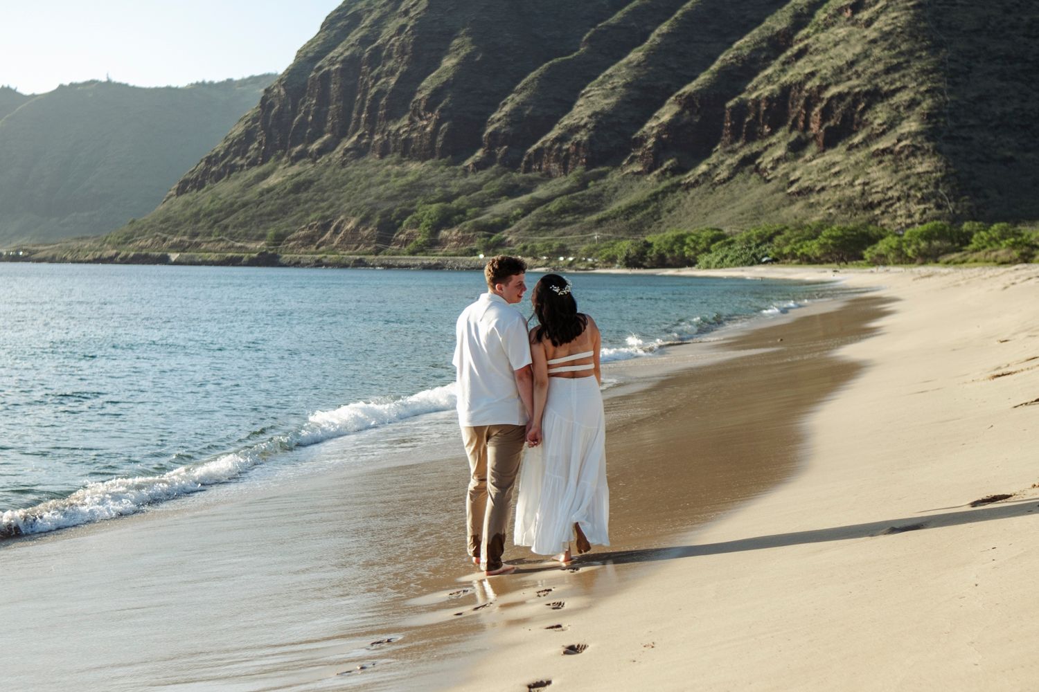 Couple love story on Island of  Oahu