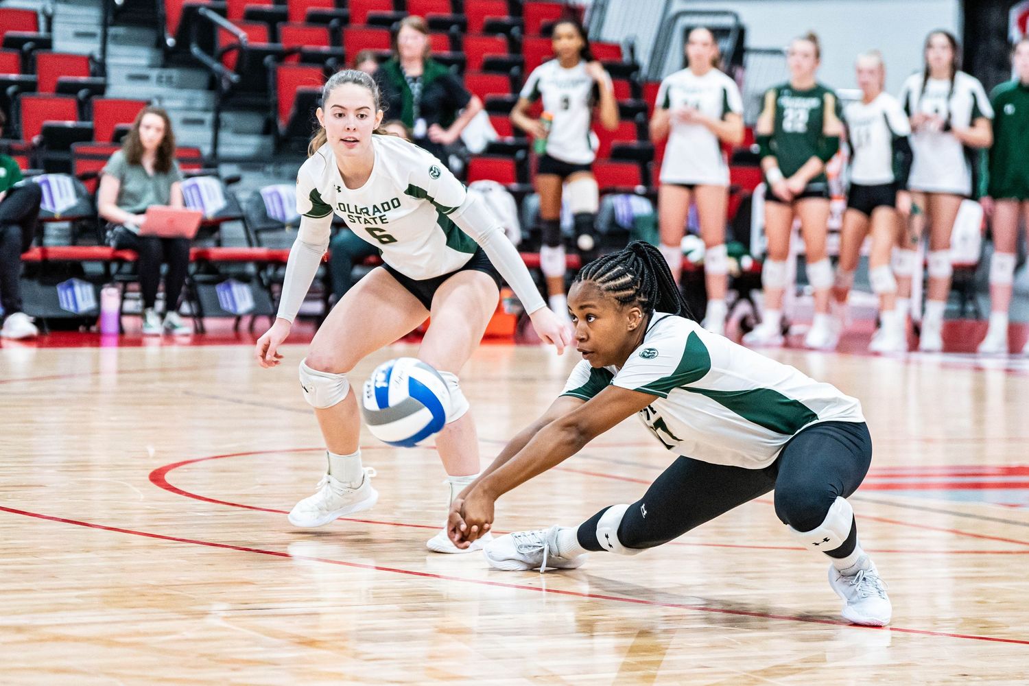 CSU VOLLEYBALL PORTRAIT TAKEN BY SARAH MICHELLE CREATIVE