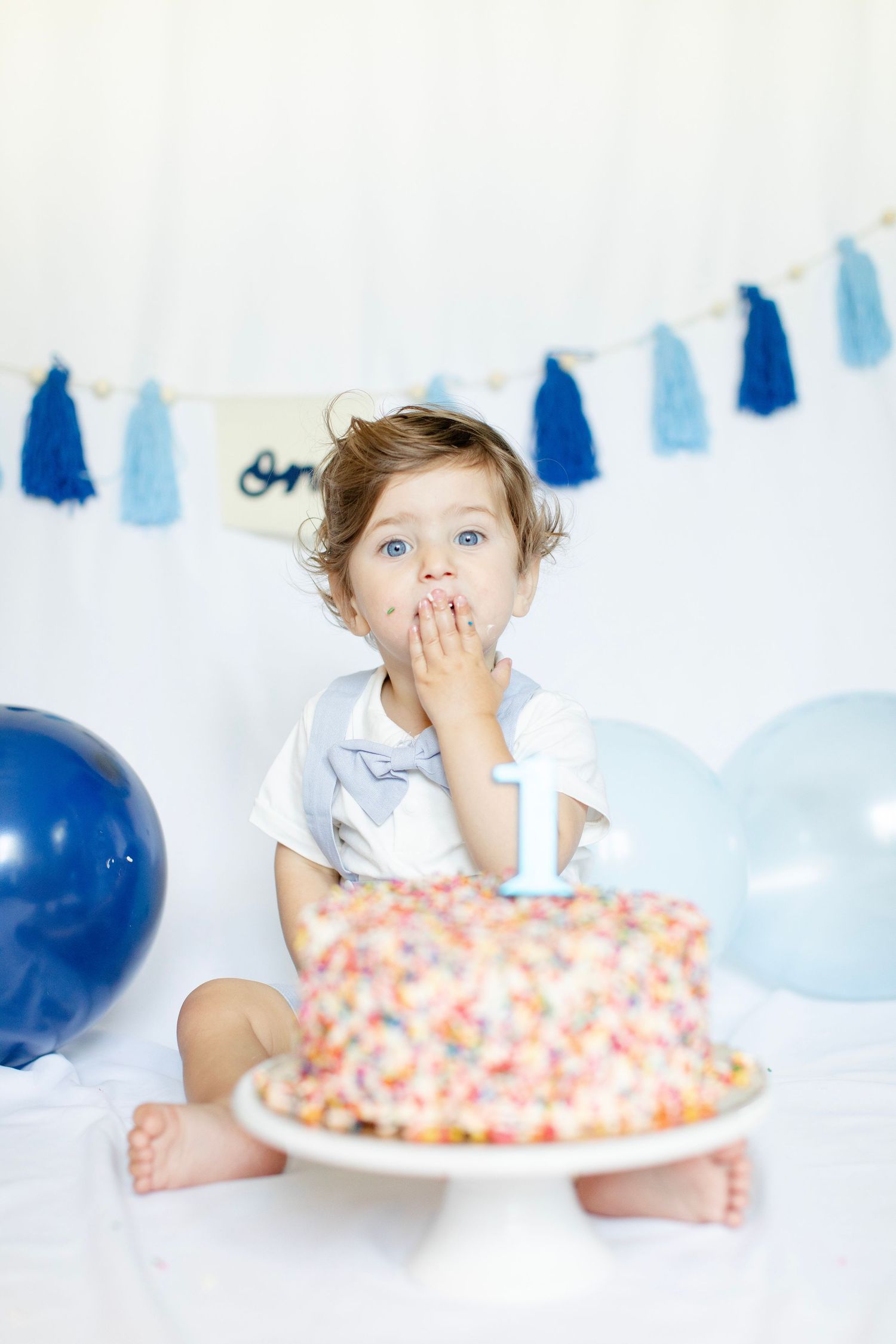 A delicious cake smash photoshoot!