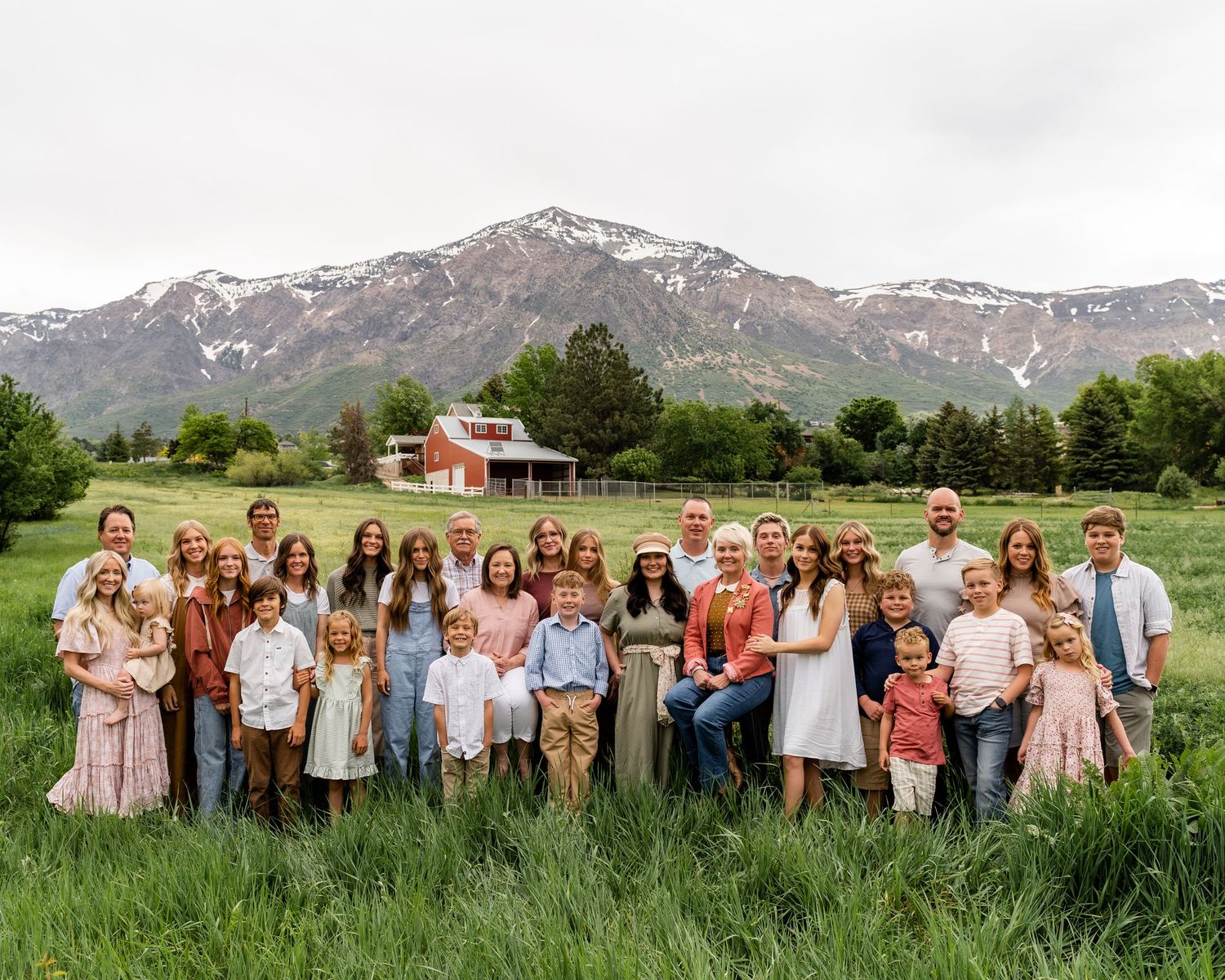 Extended Family Session of 50 people in Pleasant View, Utah.  Fall. OPen field. Northern Utah Photographer