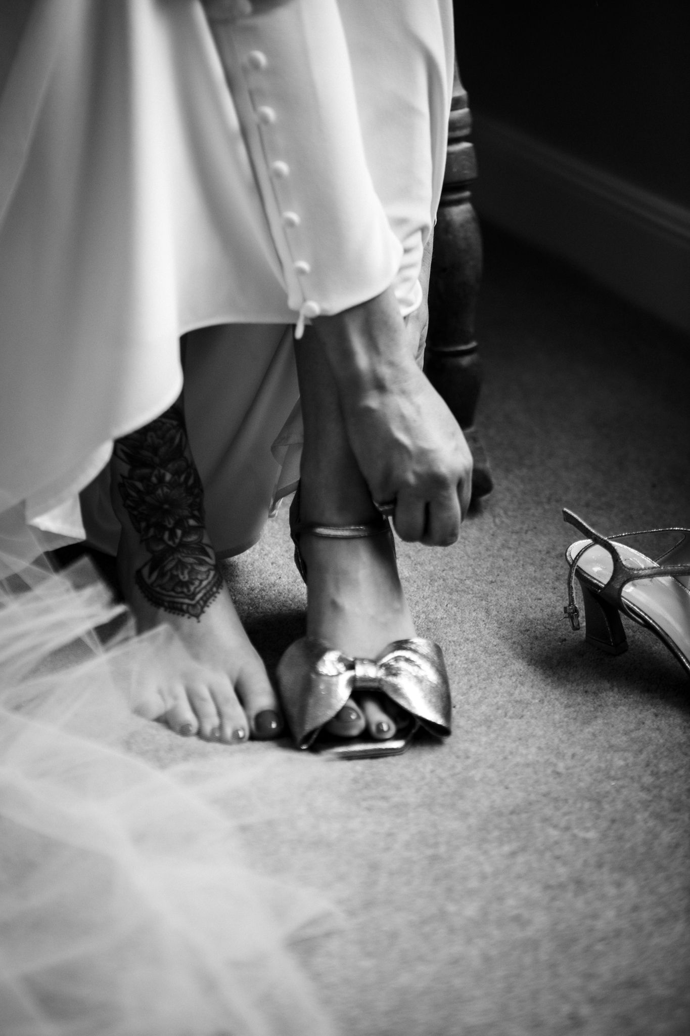 wedding photography, bride getting ready. black and white