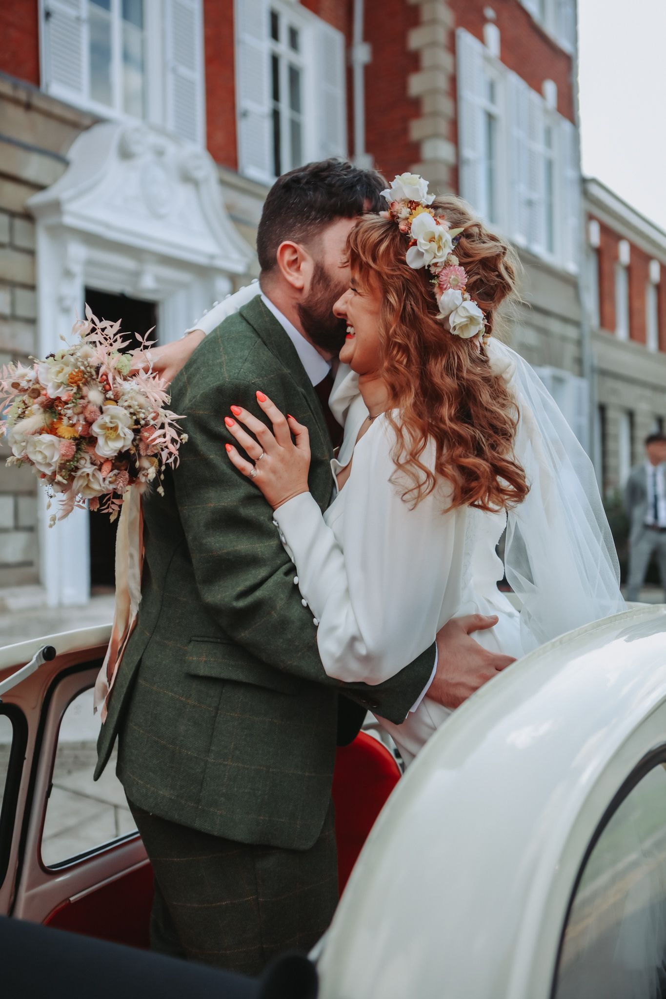 Wedding photography, candids. bride and groom photo, vintage car