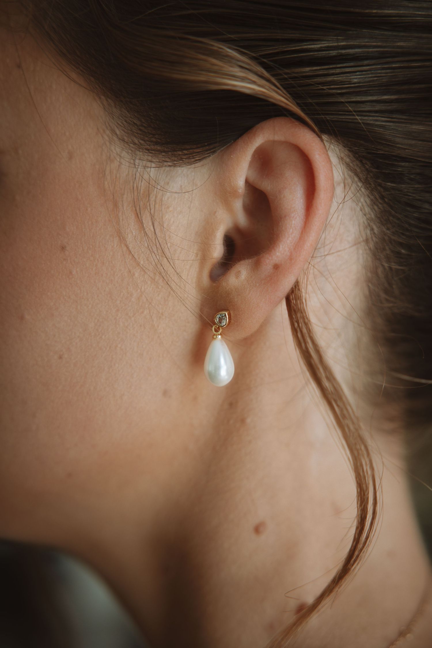 boucle d'oreille blanche mariée