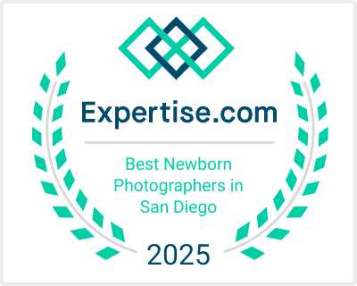 Digital badge award graphic for Best Newborn Photographers in San Diego.