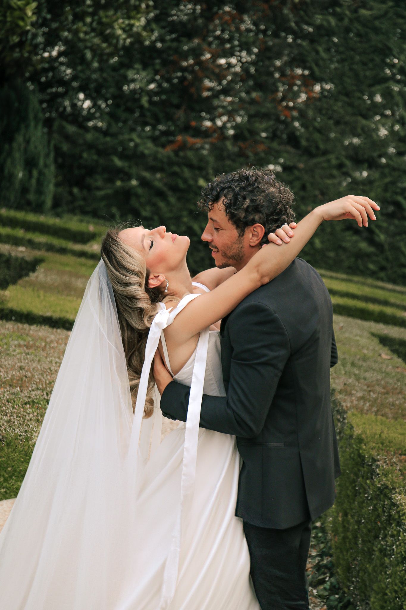 Italian couple at a villa in Italy after wedding photoshoot.