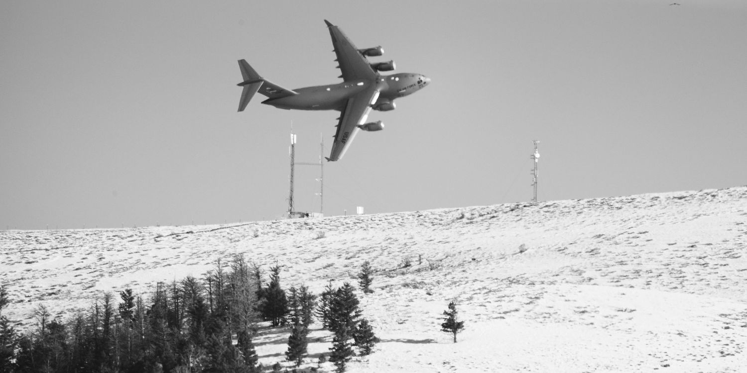A photo of a US Air Force C-17 at Gunnison Regional Airport, Colorado.