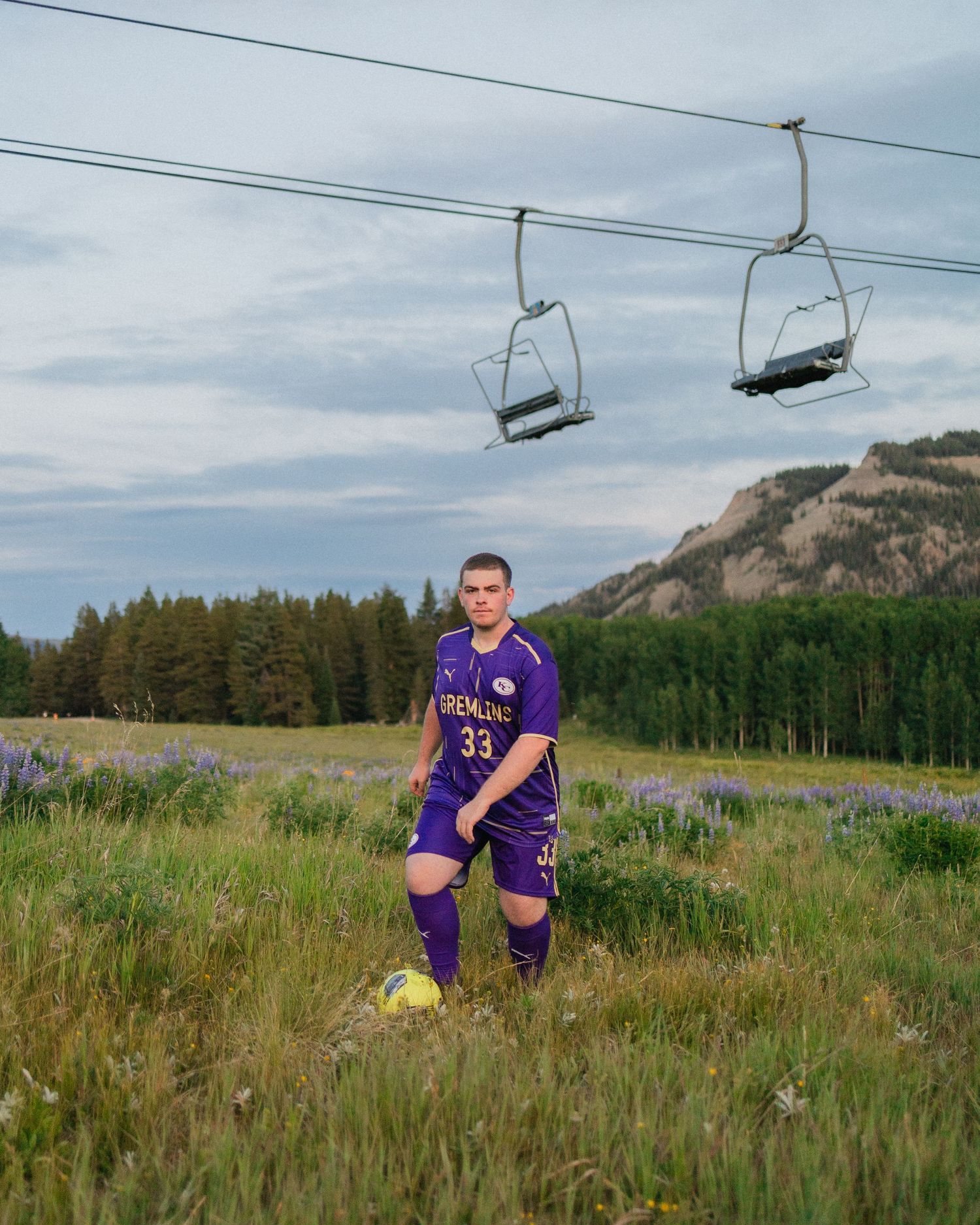 A senior photoshoot in Mount Crested Butte, Colorado.