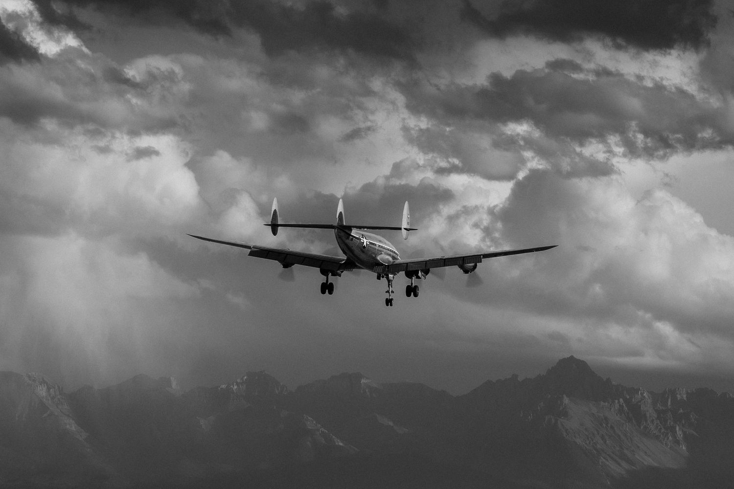 A photo of the C-121 Constellation 