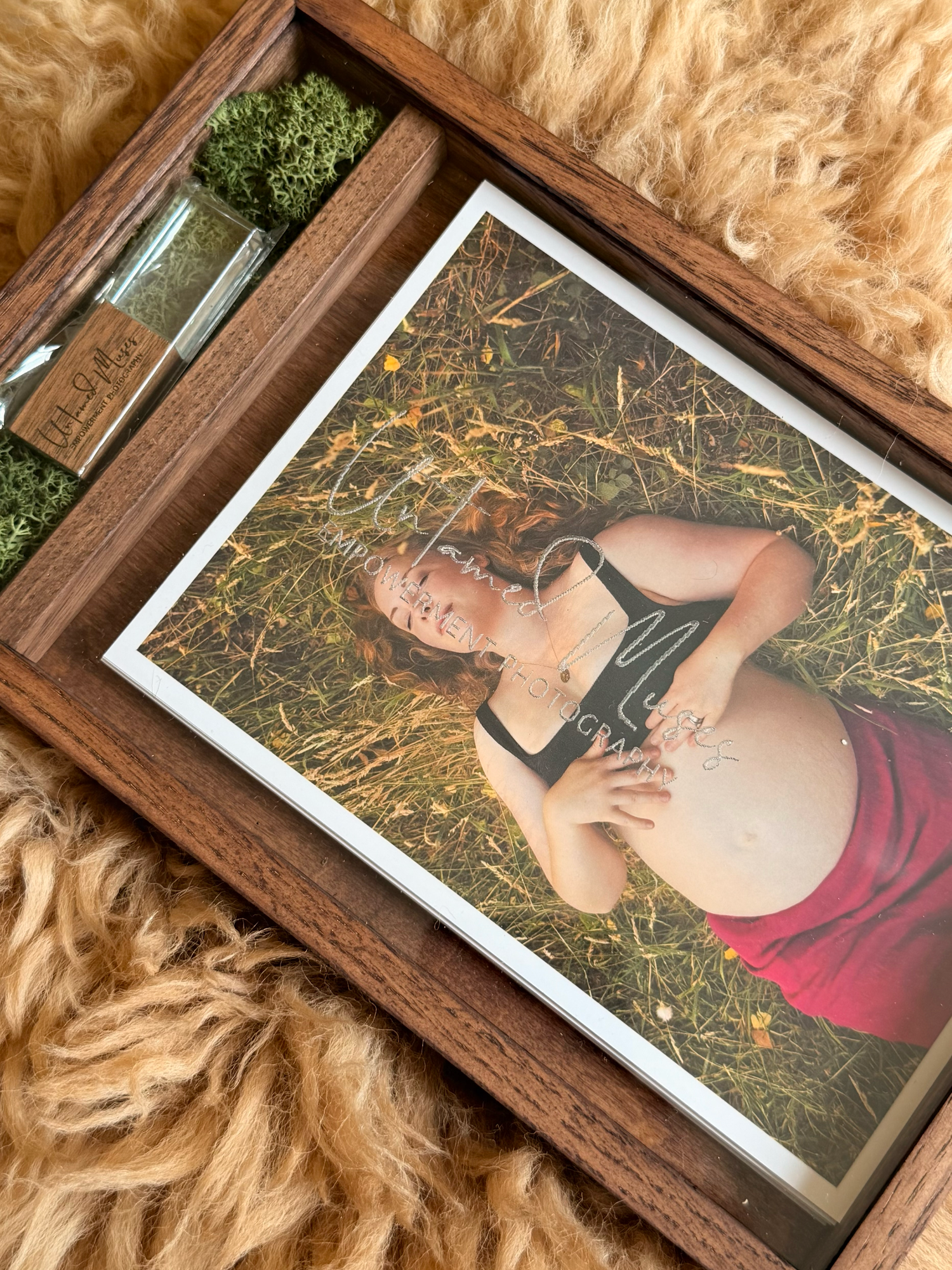 Image close up of bespoke luxe wooden photo box with glass top and usb