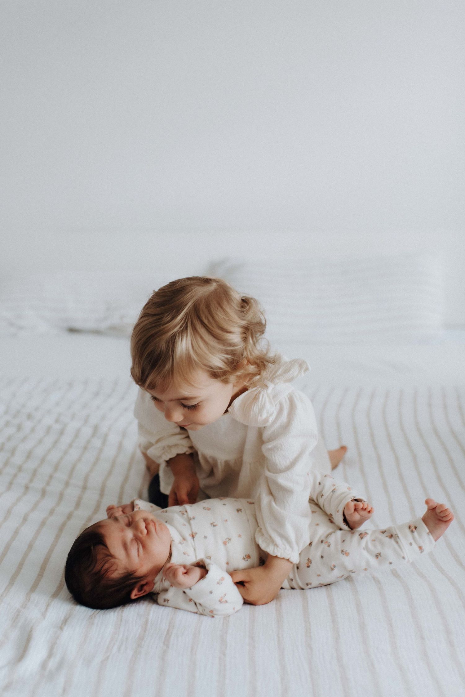 New Sister, Babyphotos, Newbaby, Welcomebaby, Willkommenbaby, Neugeborenenfotos, Homeshooting,