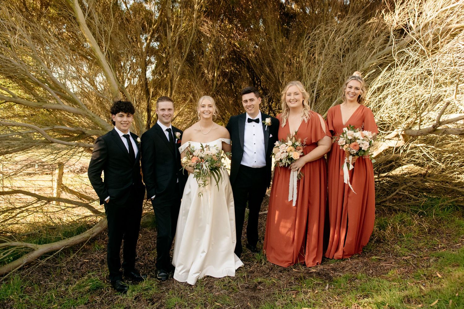 Waipuna Estate - photo of bridal party in the grounds.